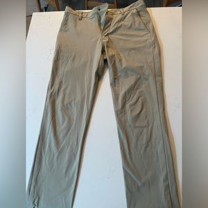 Rhone Commuter City Pants Size 31 waist Slim 32’ inseam.
